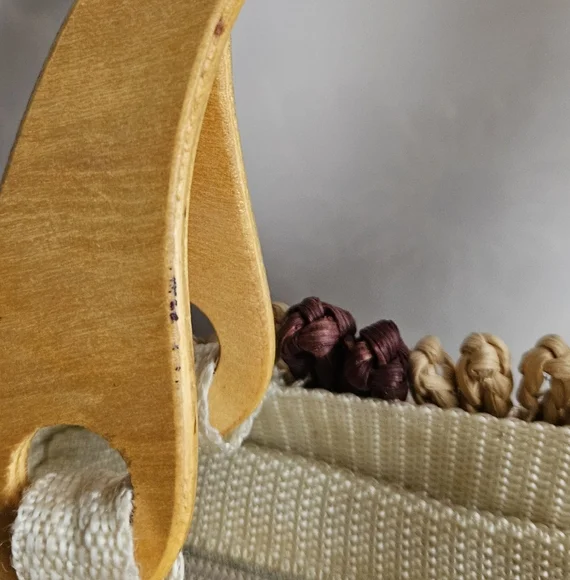 Vintage Woven Floral Straw Handbag with Wooden Handles - Picture 8 of 10